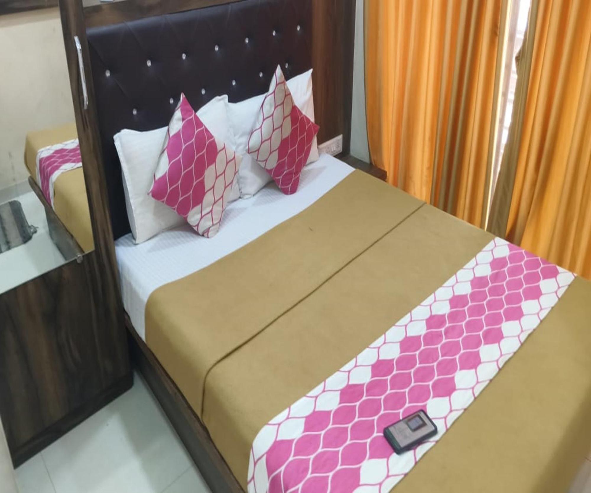 Hotel Om Sai Navi Mumbai Zewnętrze zdjęcie