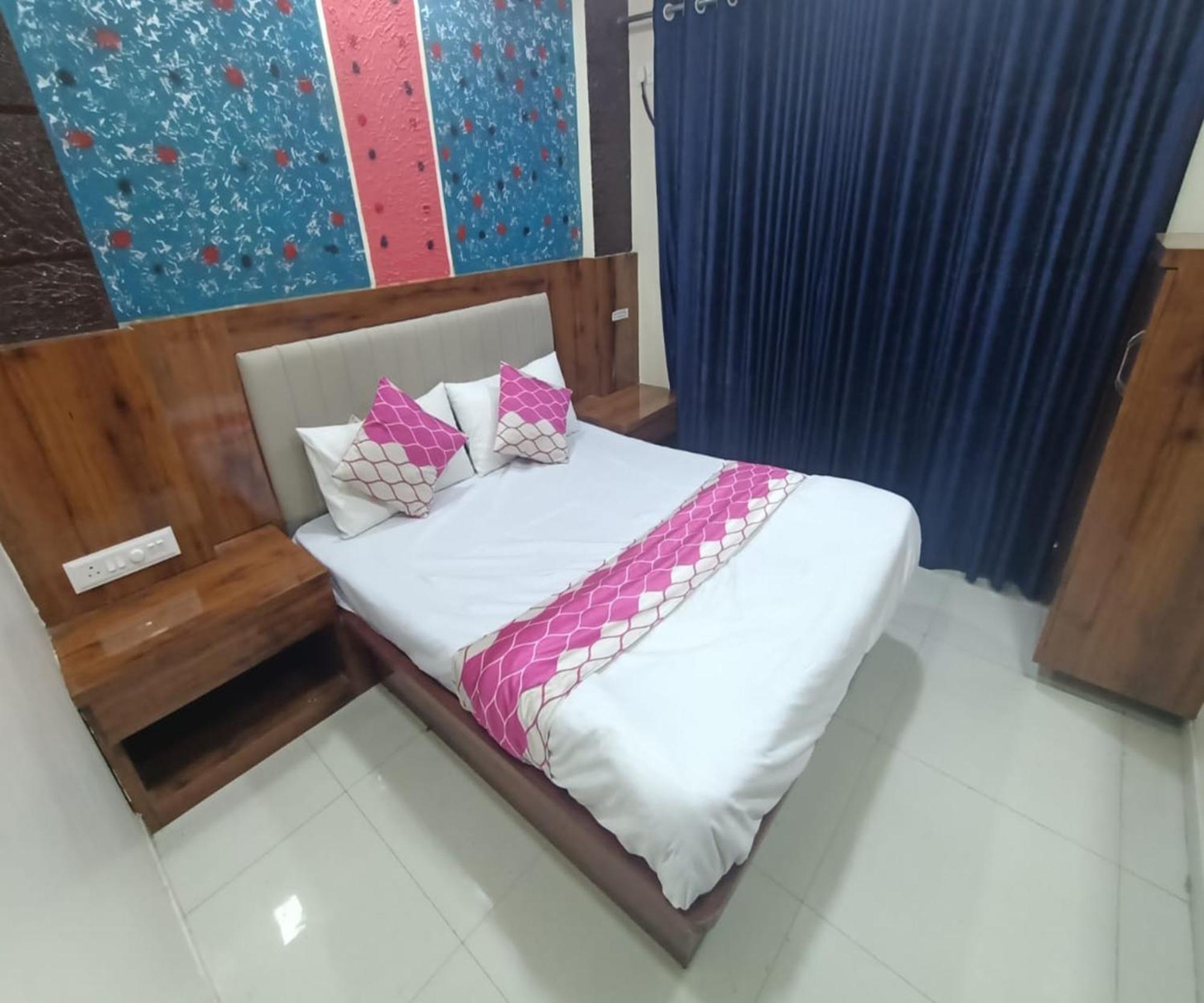 Hotel Om Sai Navi Mumbai Zewnętrze zdjęcie