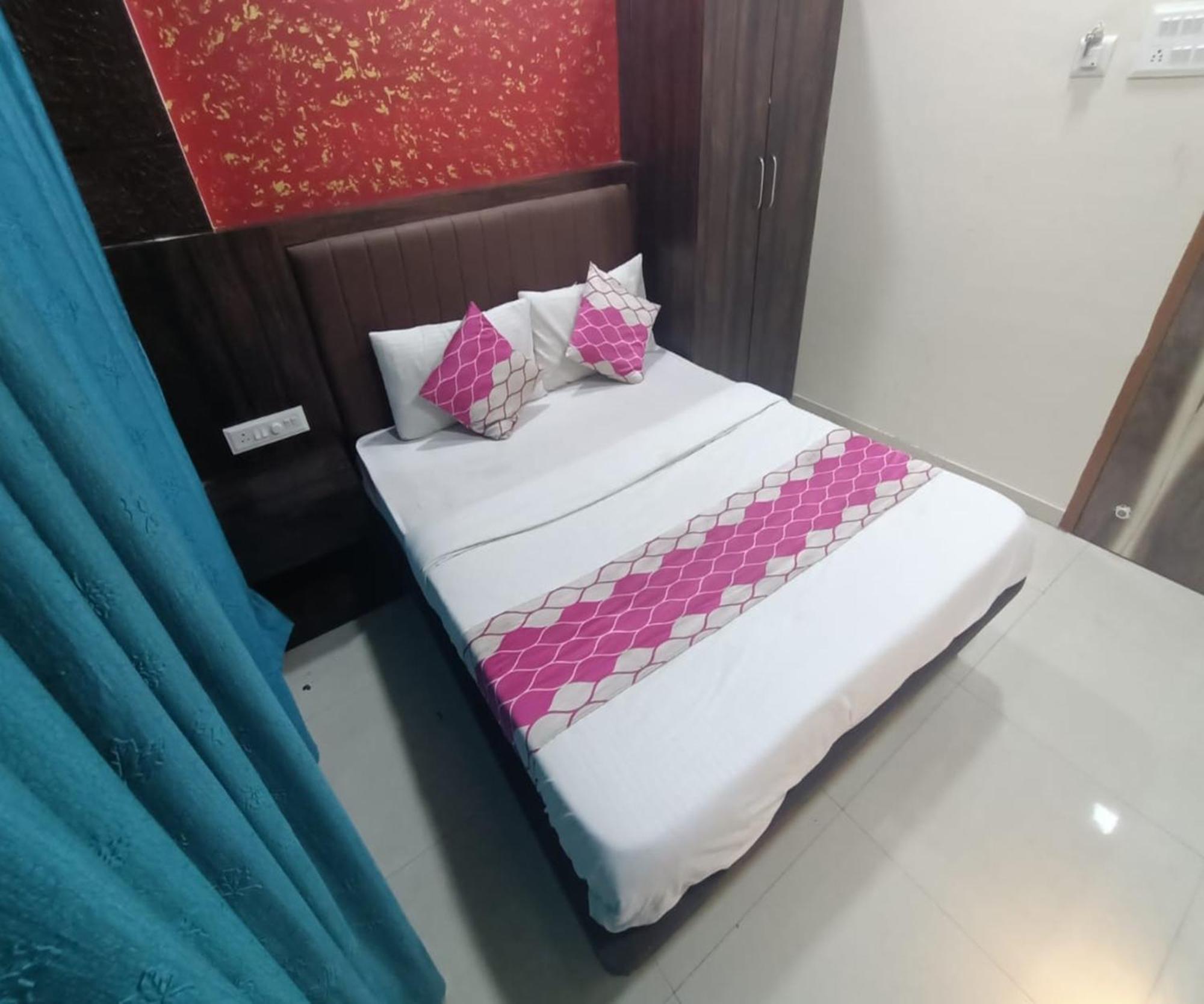Hotel Om Sai Navi Mumbai Zewnętrze zdjęcie