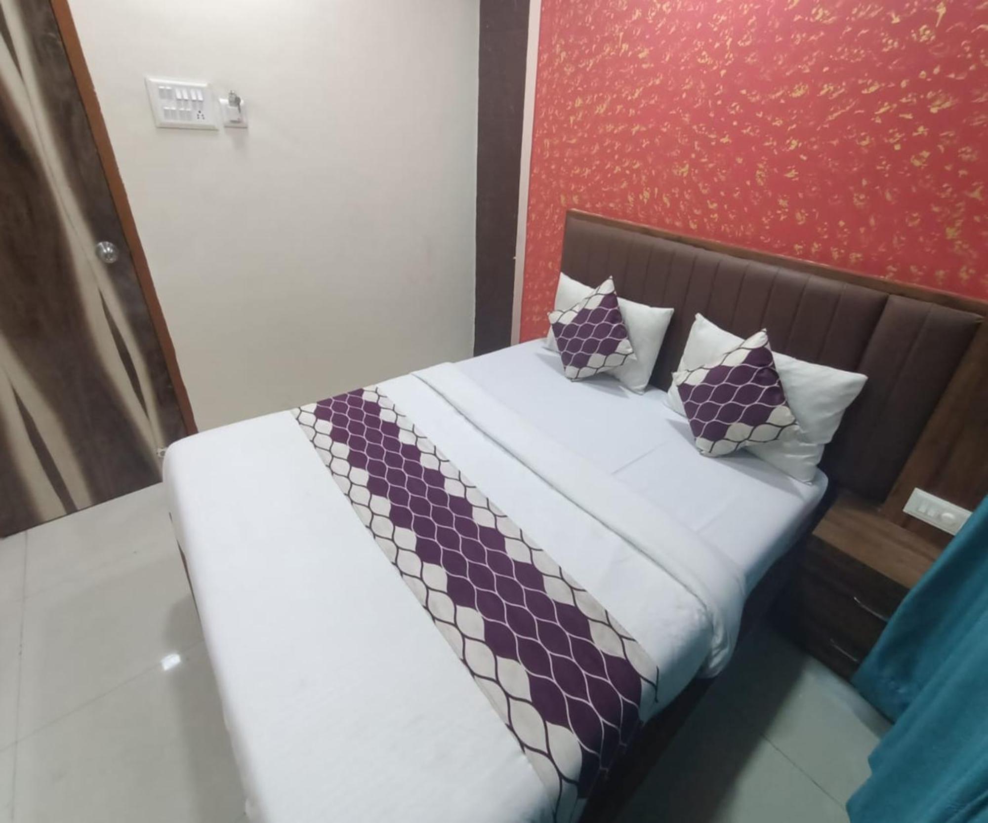 Hotel Om Sai Navi Mumbai Zewnętrze zdjęcie